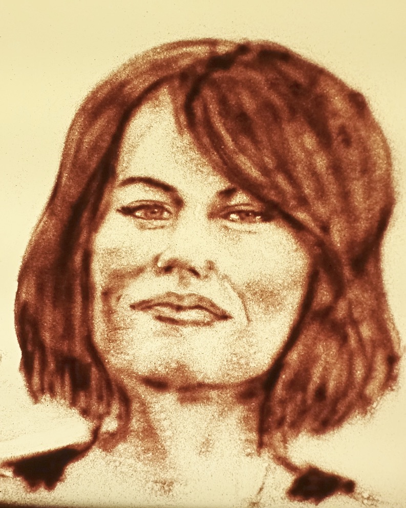 Chrissey Teigen - Sandportrait