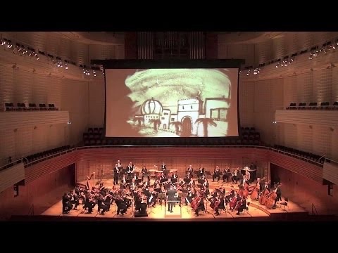 Urs Rudin bei seinem Auftritt mit Orchester im KKL, Luzern